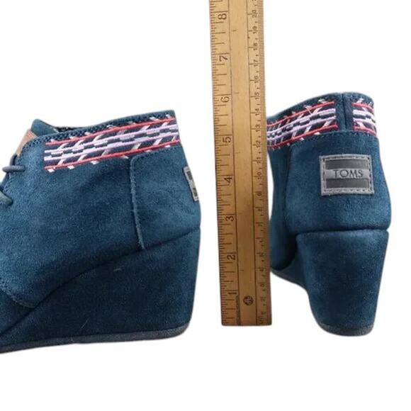 Toms Shoes Womens 6.5 Bootie Wedge Desert Suede Blue Chukka Lace Up Kala Classic - Picture 4 of 9